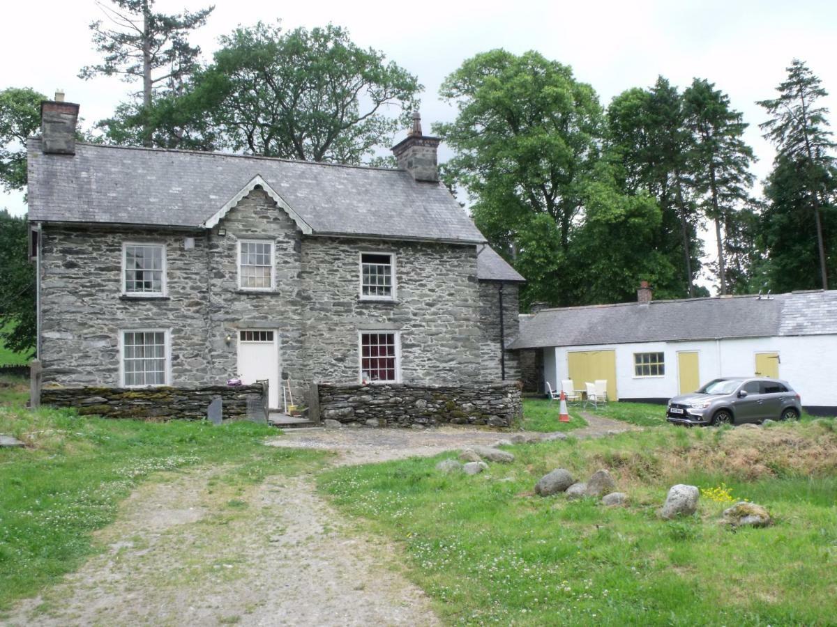 Cosy Ground Floor Disabled Friendly Room In Farm House Llandderfel Exterior foto